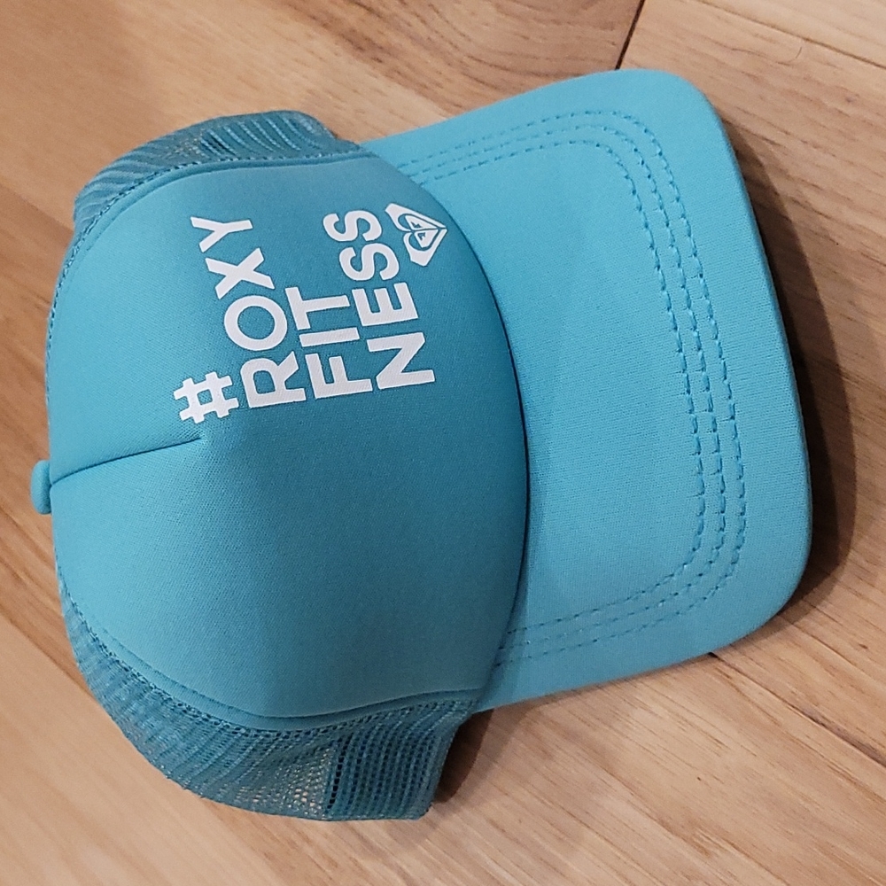 Roxy Fitness Trucker Hat